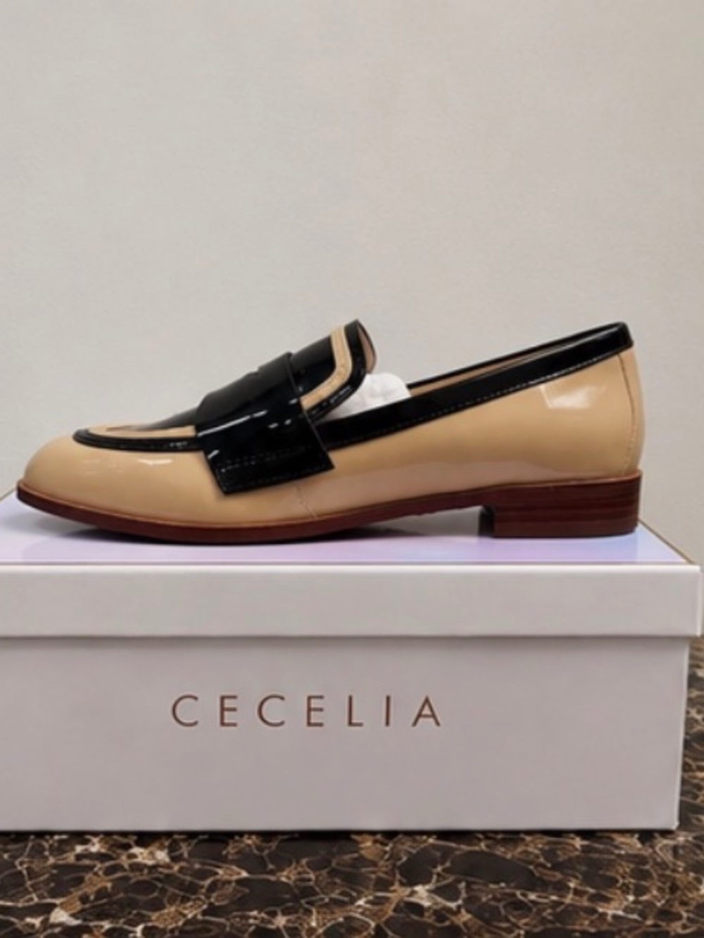 NWT Cecelia Kali Patent Leather Penny Loafers Nude Black Two Tone Size 8